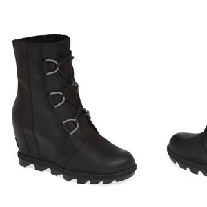 Sorel Joan of arctic lace up black